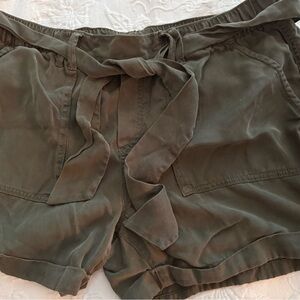 Lucky Brand Women's Cargo Shorts in Olive
